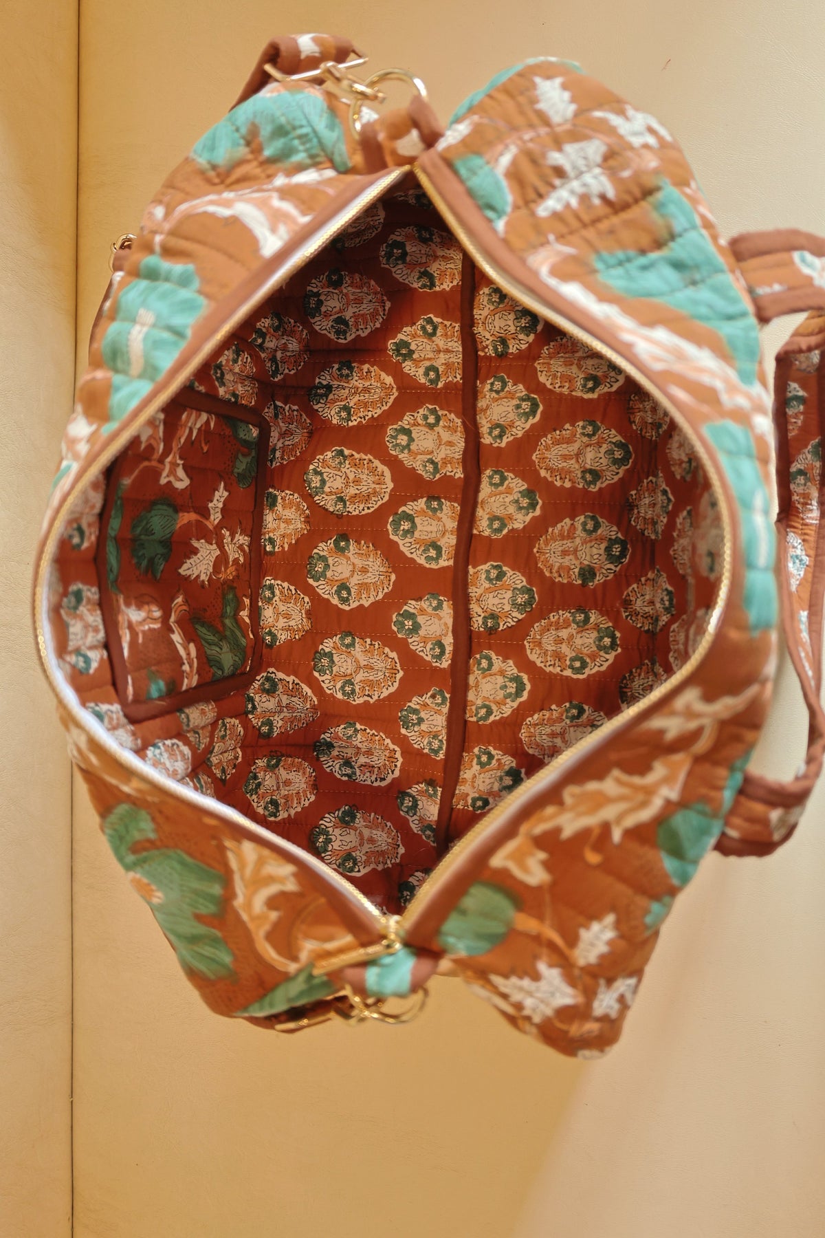 Gilli Mitti Duffle Bag — detail