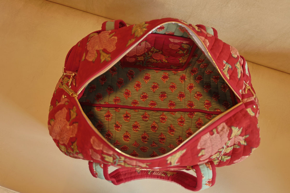 Gulabi Rani Duffle Bag — detail