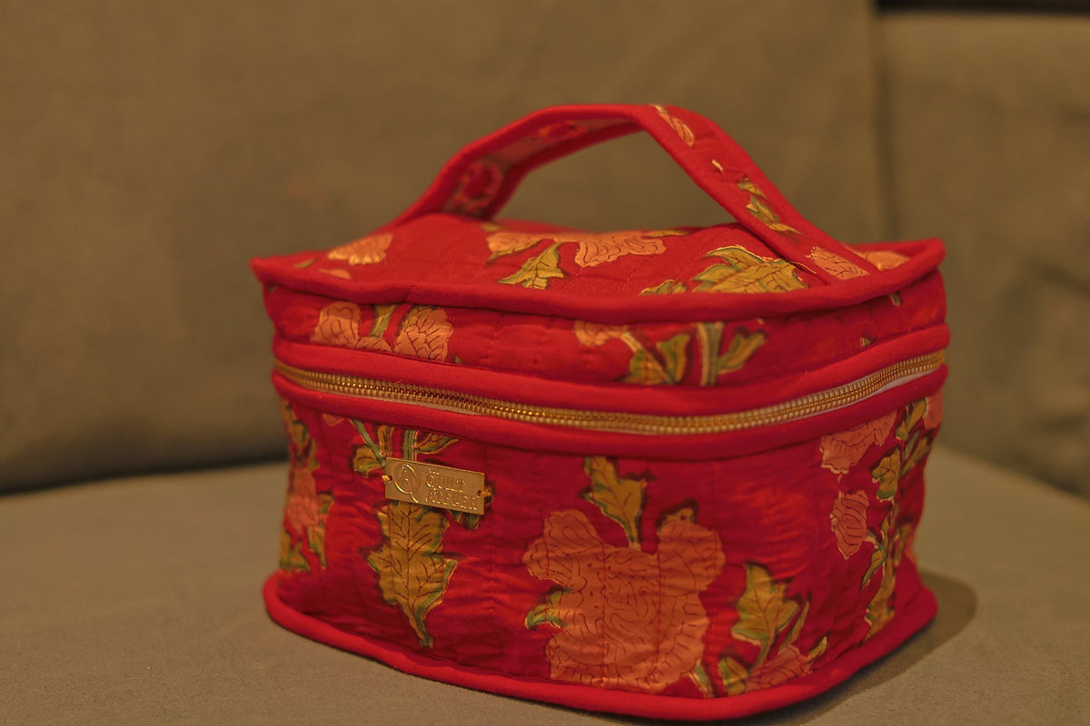 Gulabi Rani Makeup Vanity Box — detail