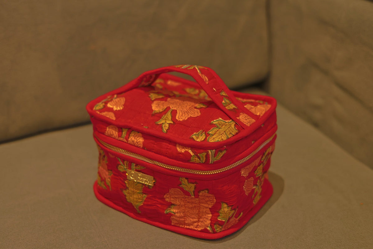 Gulabi Rani Makeup Vanity Box — detail