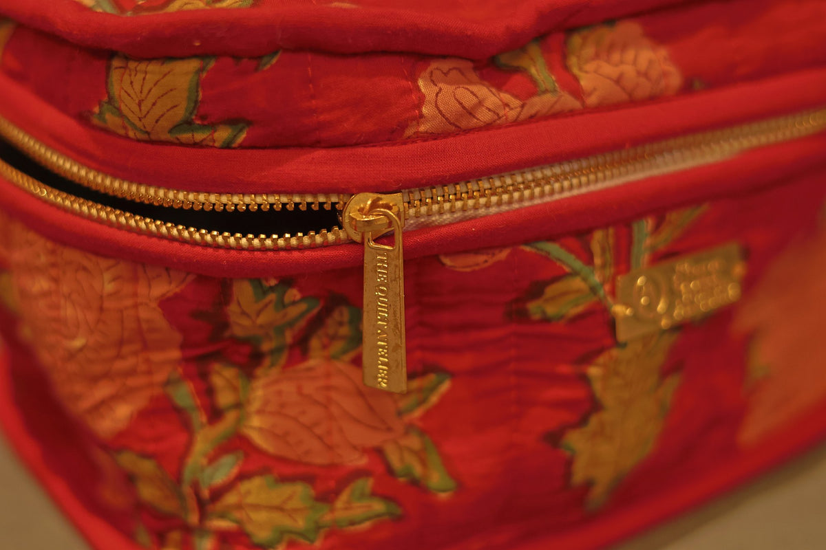 Gulabi Rani Makeup Vanity Box — detail