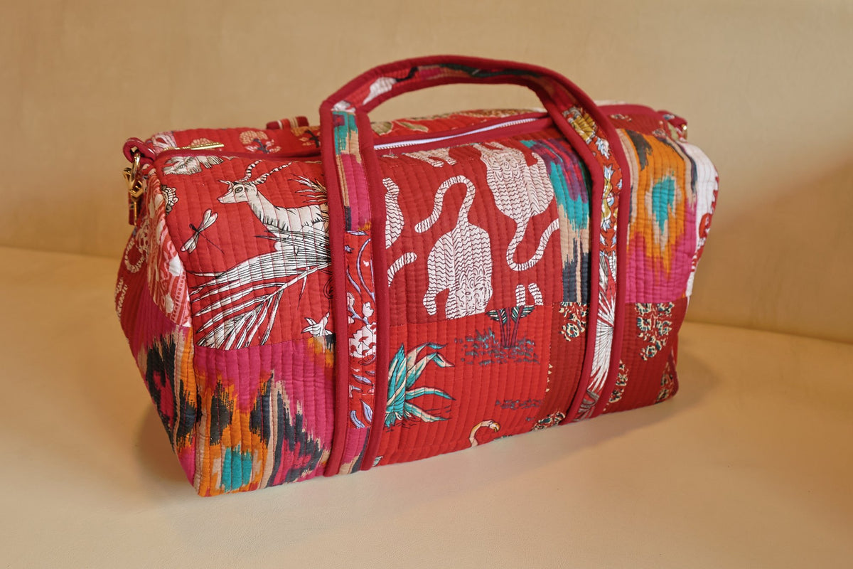Surkh Safar Duffle Bag — detail