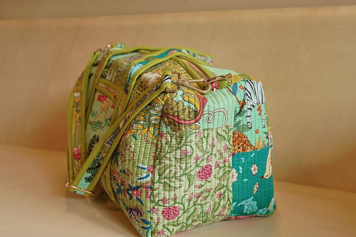 Van Vihar Duffle Bag — detail