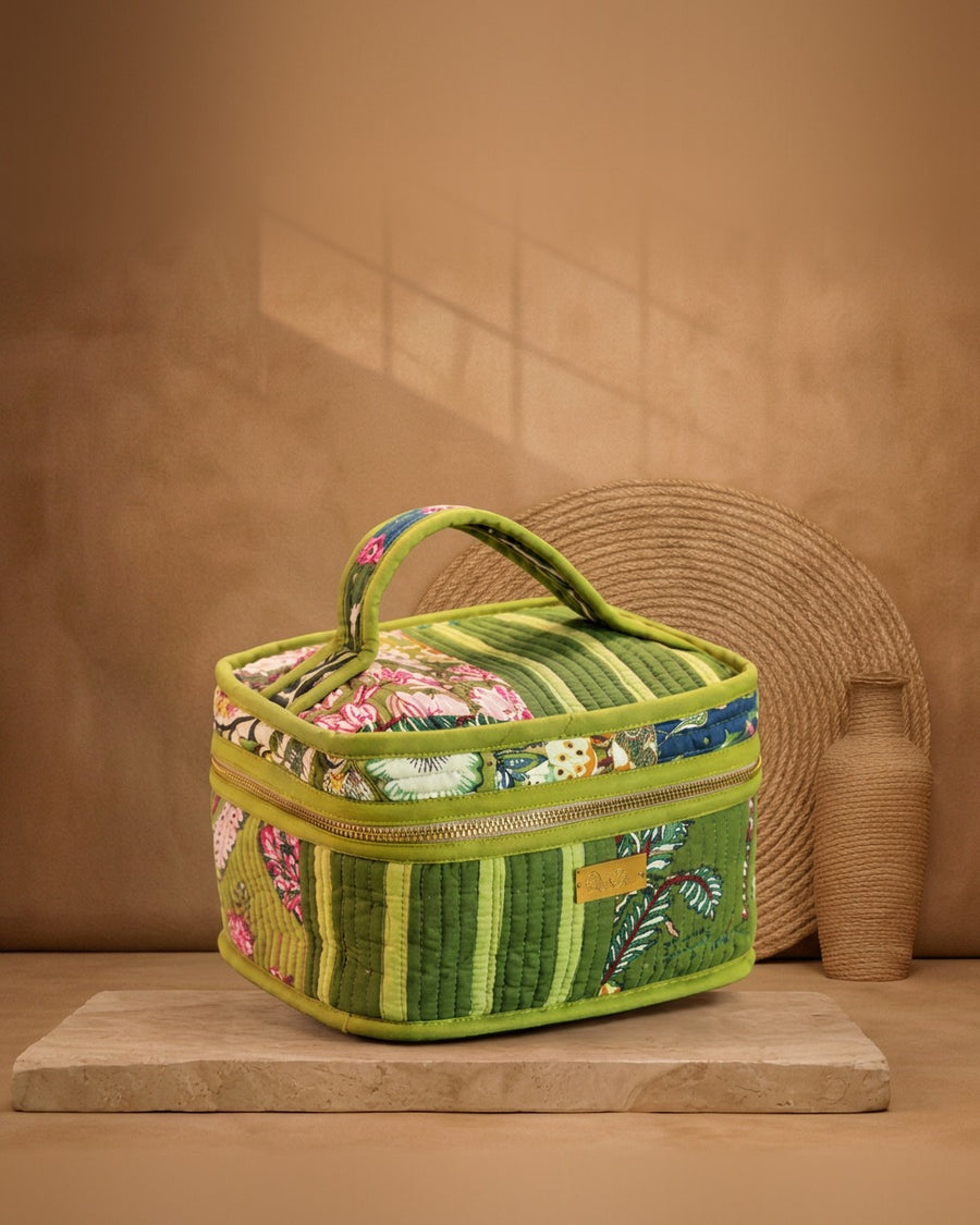Van Vihar Makeup Vanity Box — studio photo
